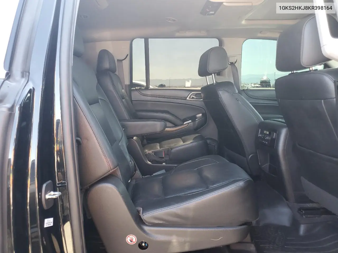2019 GMC Yukon Xl Denali VIN: 1GKS2HKJ8KR398164 Lot: 62780135