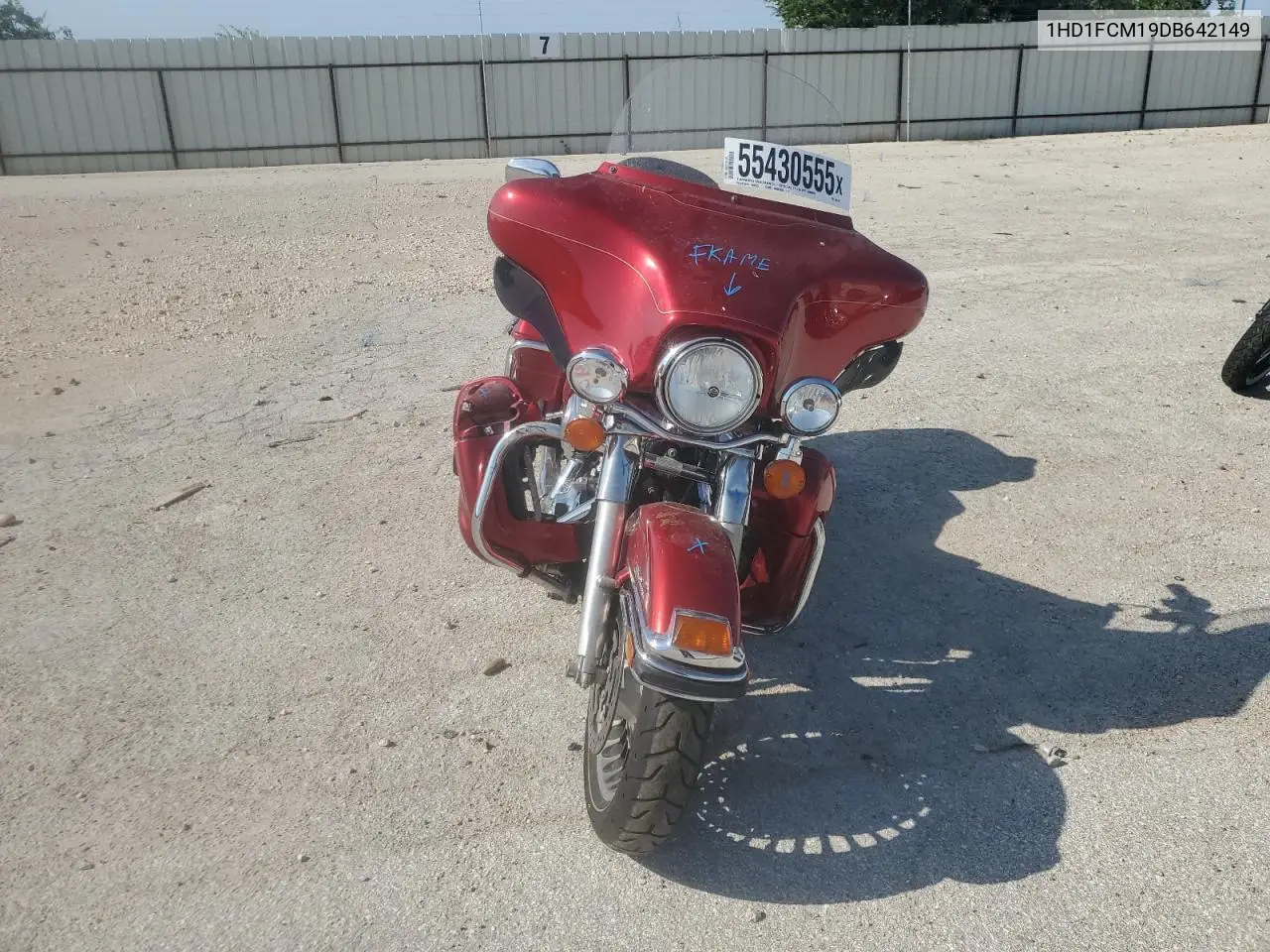 2013 Harley-Davidson Flhtcu Ultra Classic Electra Glide VIN: 1HD1FCM19DB642149 Lot: 55430555