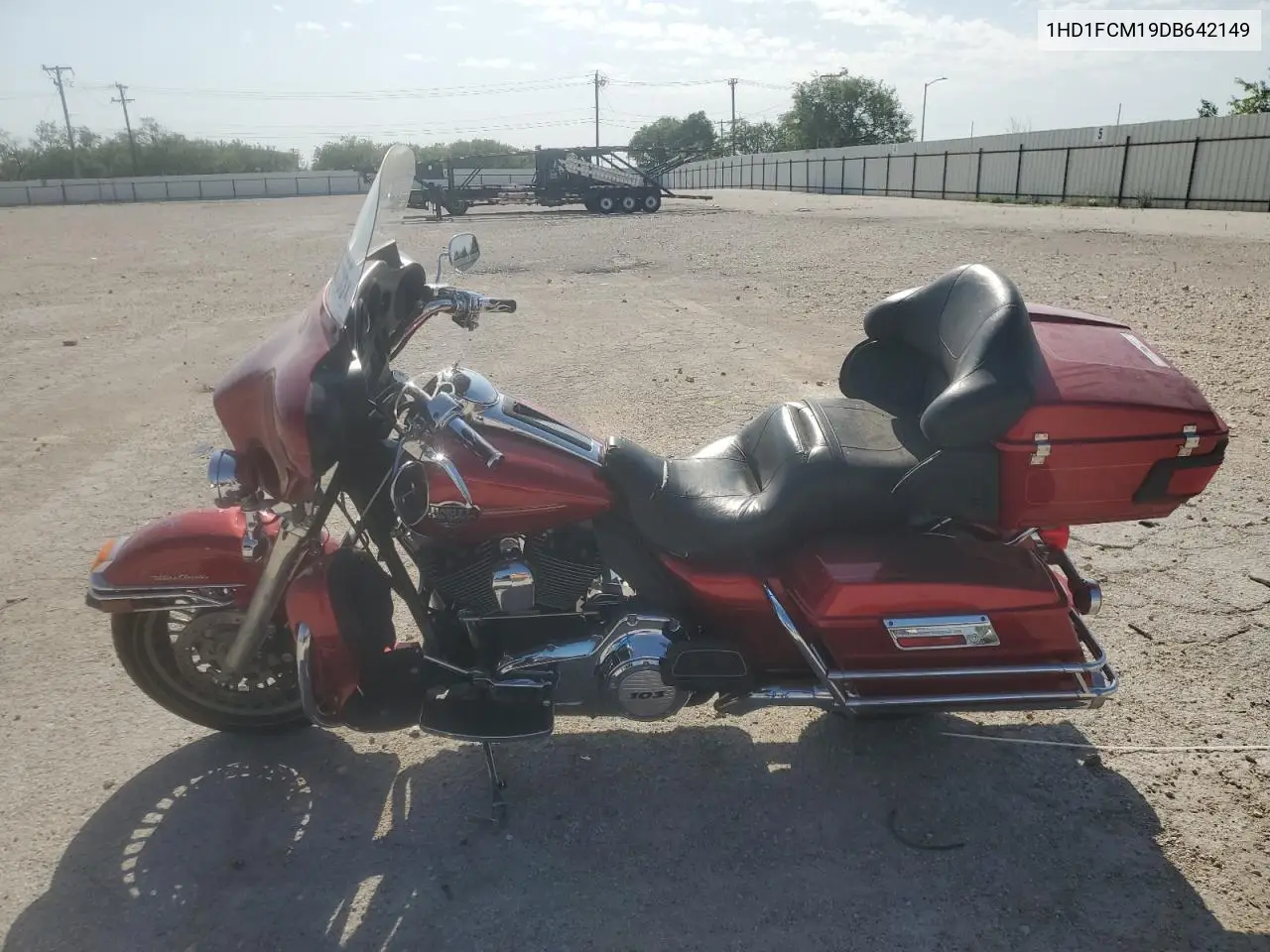 2013 Harley-Davidson Flhtcu Ultra Classic Electra Glide VIN: 1HD1FCM19DB642149 Lot: 55430555