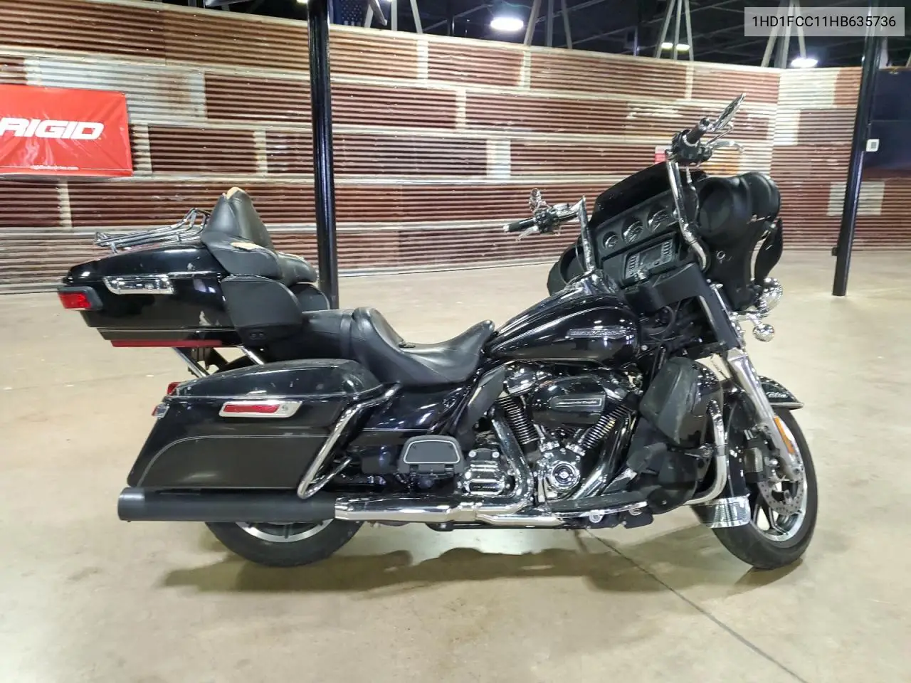 2017 Harley-Davidson Flhtcu Ultra Classic Electra Glide VIN: 1HD1FCC11HB635736 Lot: 54349265