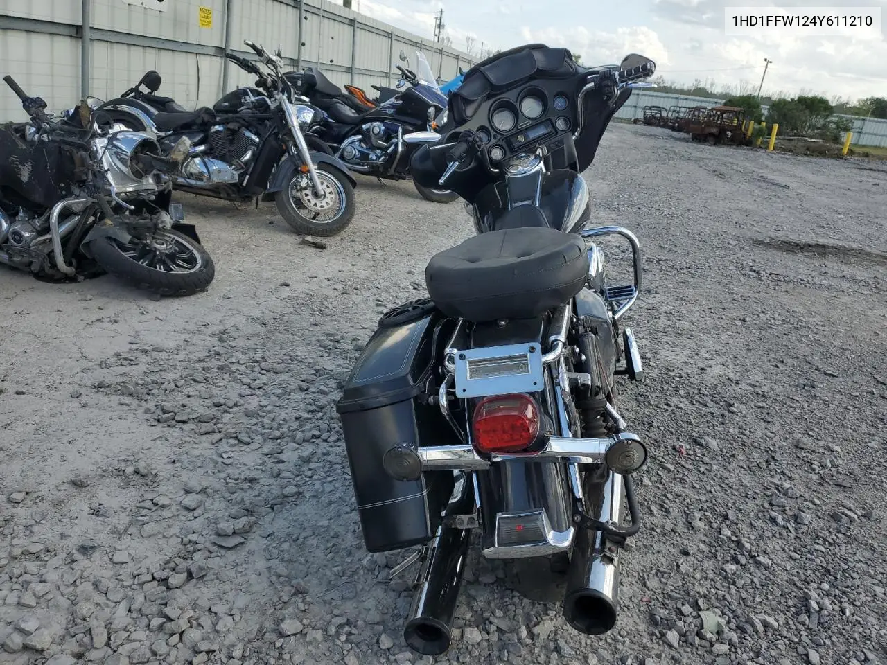 2004 Harley-Davidson Flhtci VIN: 1HD1FFW124Y611210 Lot: 51764925