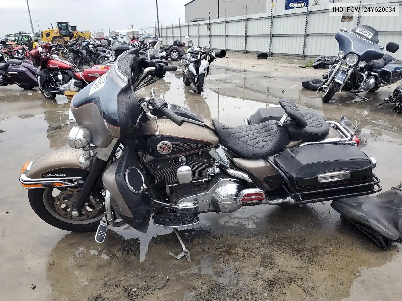 2004 Harley-Davidson Flhtcui VIN: 1HD1FCW124Y620634 Lot: 56520725