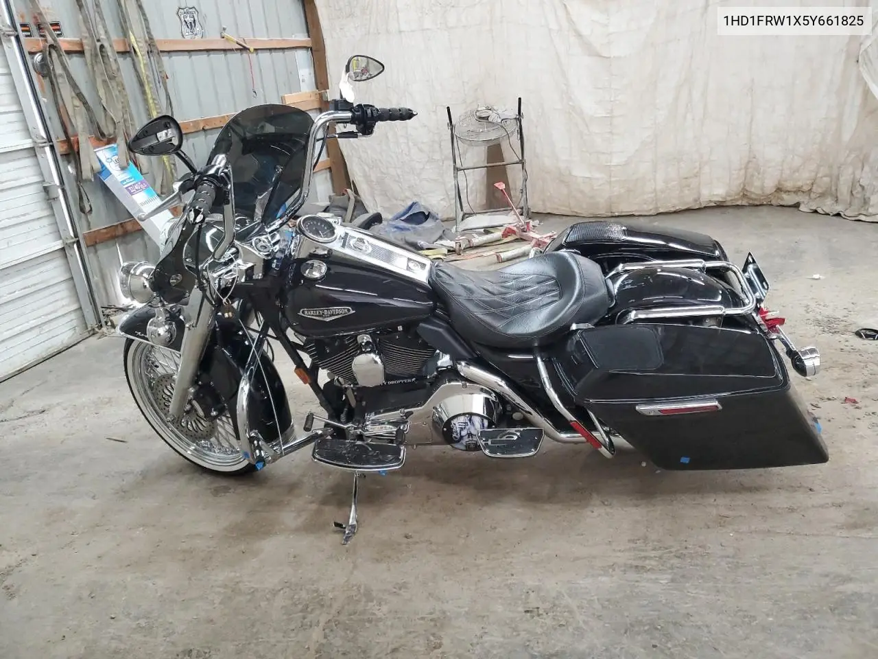 2005 Harley-Davidson Flhrci VIN: 1HD1FRW1X5Y661825 Lot: 56556105