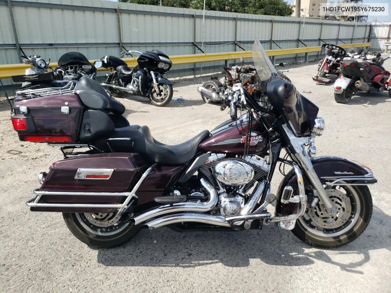 2005 Harley-Davidson Flhtcui VIN: 1HD1FCW195Y675230 Lot: 56654935