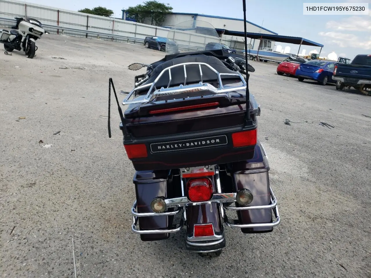 2005 Harley-Davidson Flhtcui VIN: 1HD1FCW195Y675230 Lot: 56654935