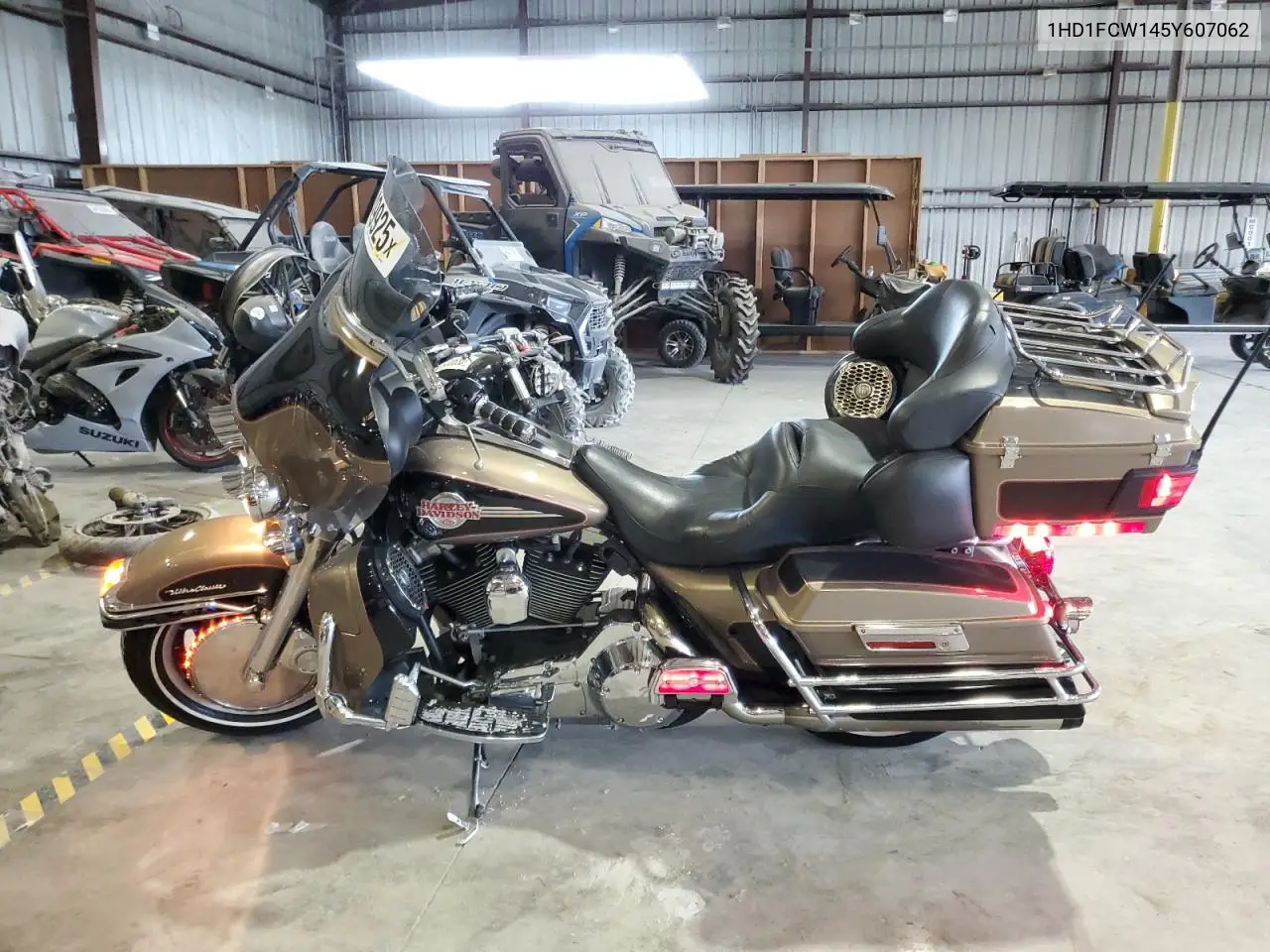 2005 Harley-Davidson Flhtcui VIN: 1HD1FCW145Y607062 Lot: 57049925