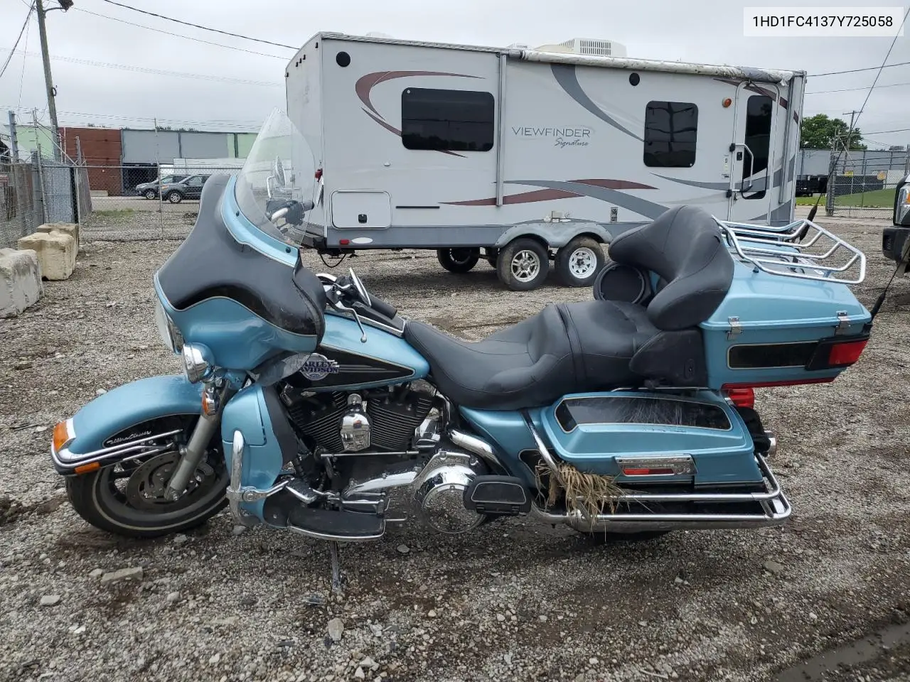 2007 Harley-Davidson Flhtcui VIN: 1HD1FC4137Y725058 Lot: 58732065