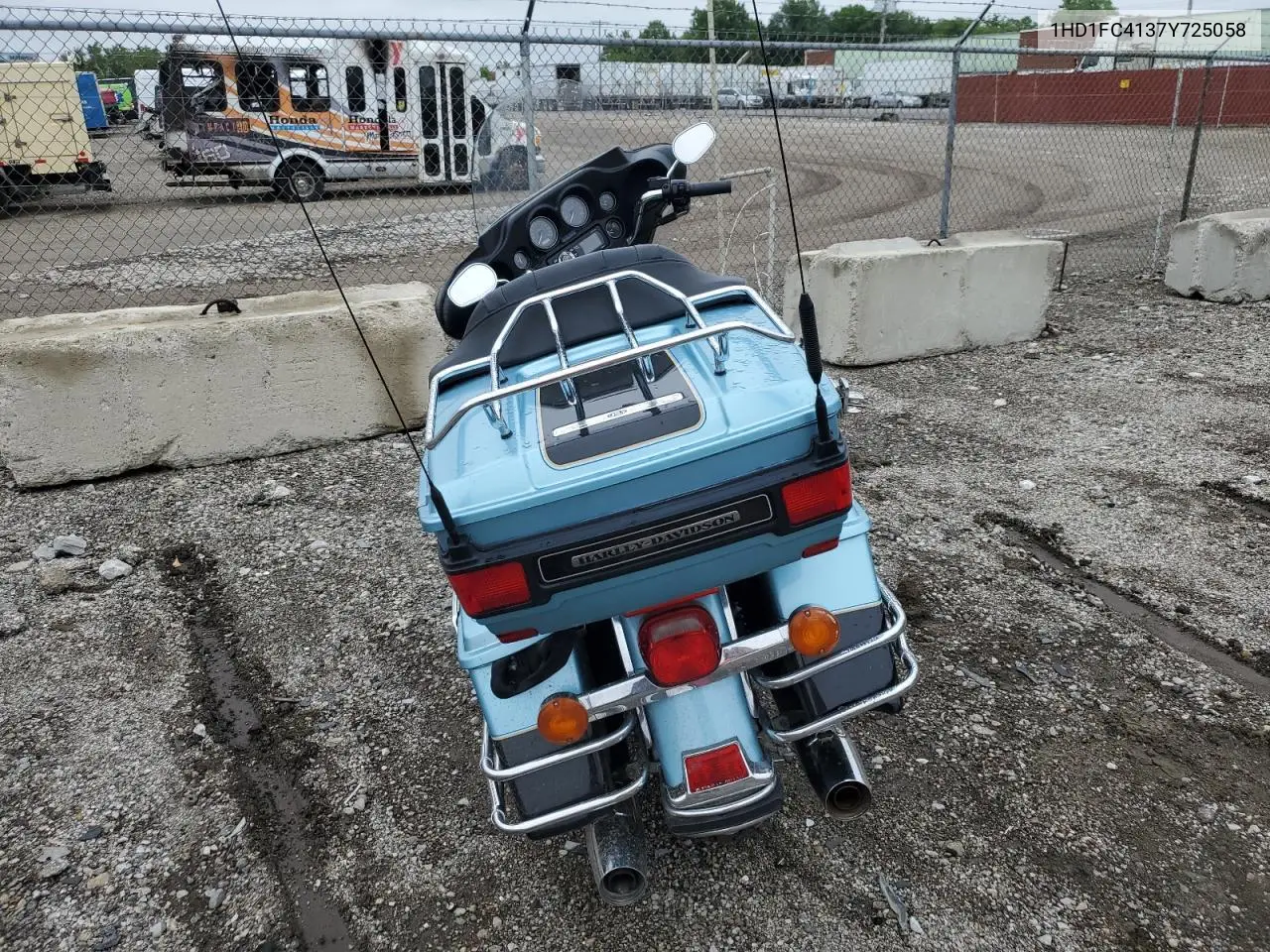 2007 Harley-Davidson Flhtcui VIN: 1HD1FC4137Y725058 Lot: 58732065