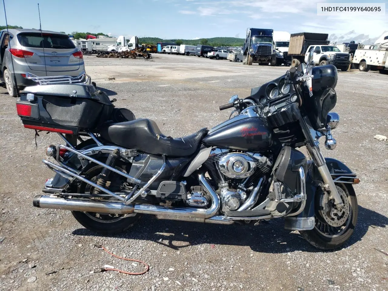 2009 Harley-Davidson Flhtcu VIN: 1HD1FC4199Y640695 Lot: 56242345