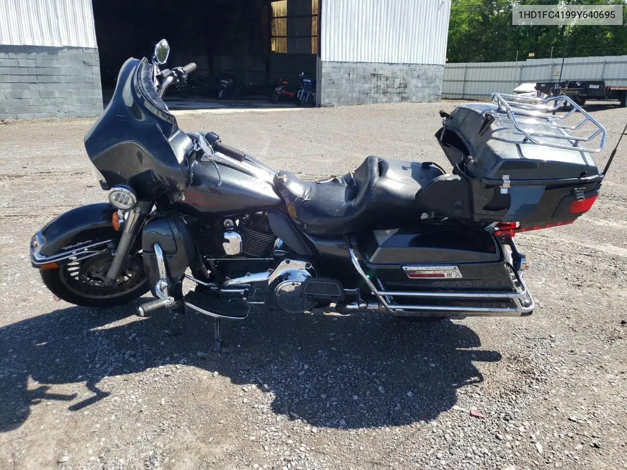2009 Harley-Davidson Flhtcu VIN: 1HD1FC4199Y640695 Lot: 56242345