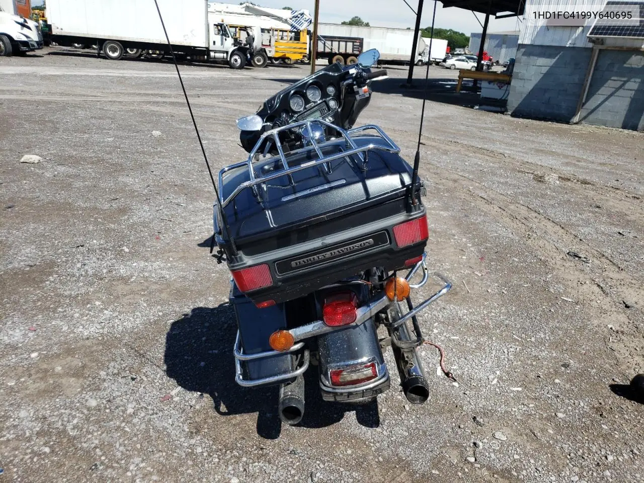 2009 Harley-Davidson Flhtcu VIN: 1HD1FC4199Y640695 Lot: 56242345
