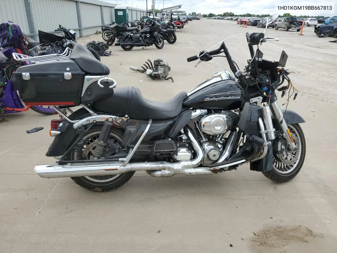 2011 Harley-Davidson Fltru VIN: 1HD1KGM19BB667813 Lot: 52796265