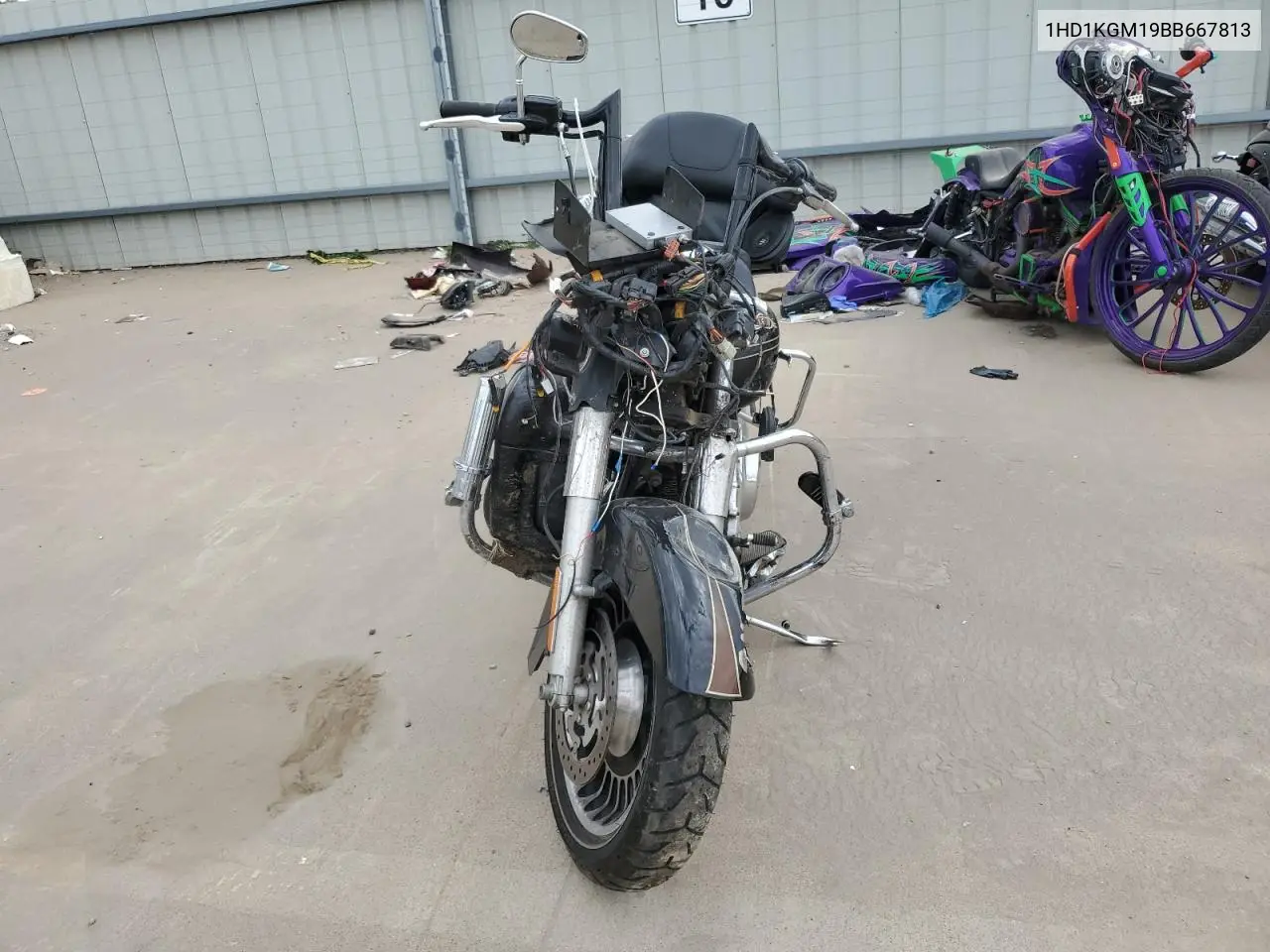 2011 Harley-Davidson Fltru VIN: 1HD1KGM19BB667813 Lot: 52796265