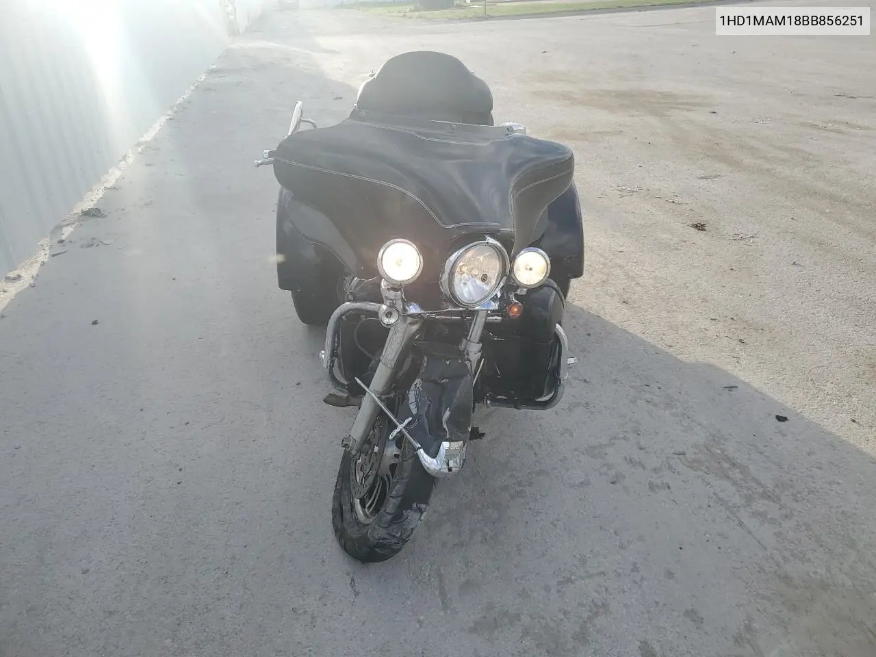 2011 Harley-Davidson Flhtcutg VIN: 1HD1MAM18BB856251 Lot: 56959805
