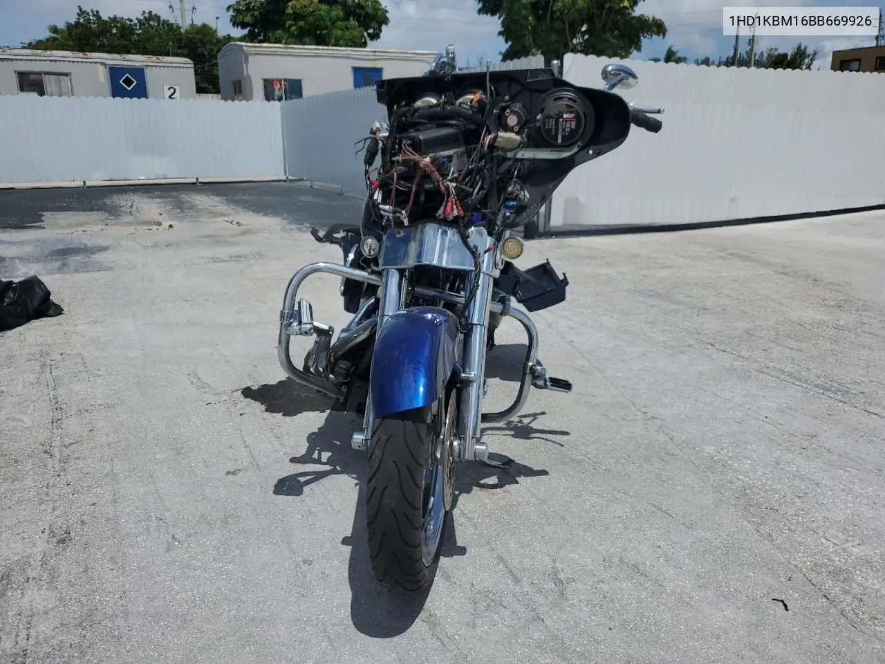 2011 Harley-Davidson Flhx VIN: 1HD1KBM16BB669926 Lot: 63192555
