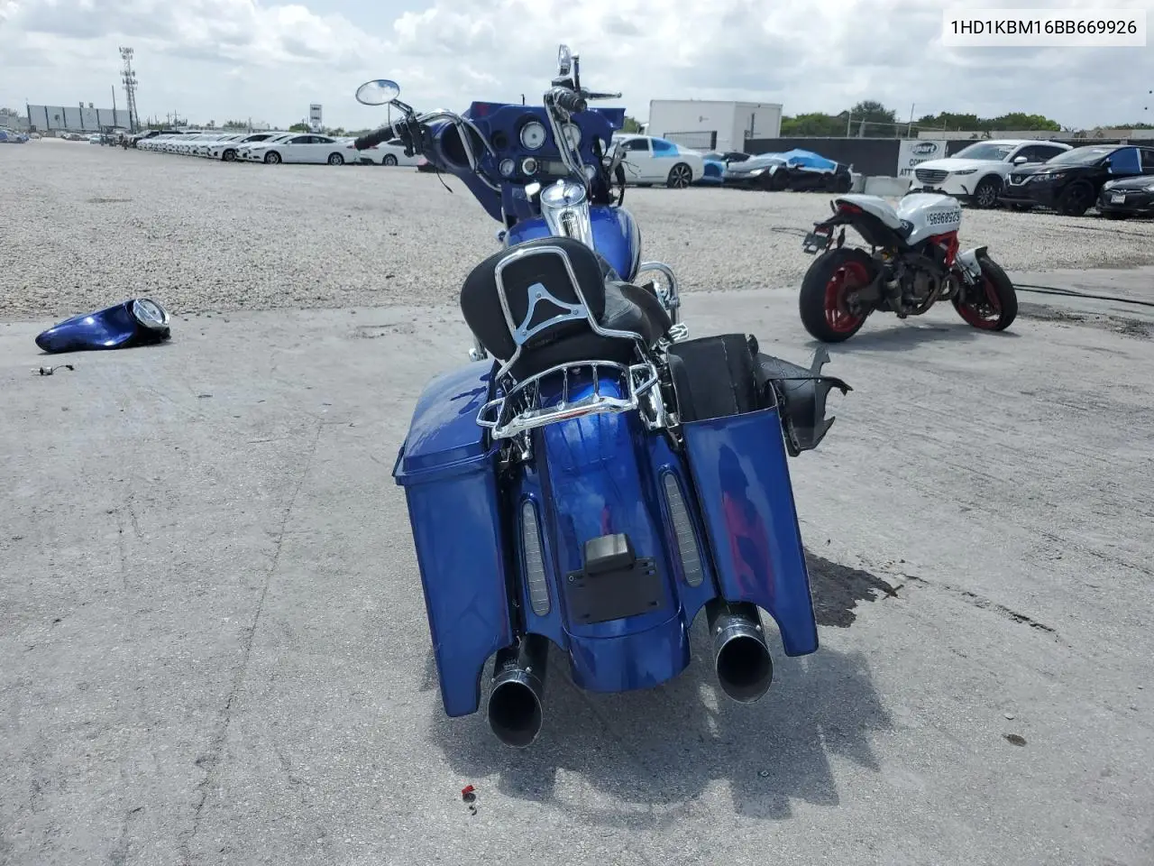 2011 Harley-Davidson Flhx VIN: 1HD1KBM16BB669926 Lot: 63192555