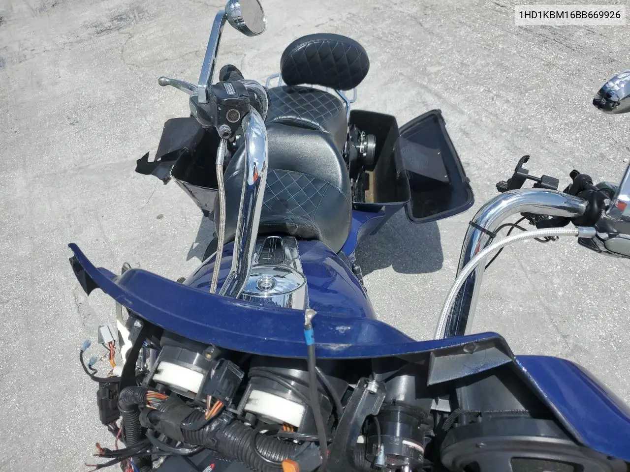 2011 Harley-Davidson Flhx VIN: 1HD1KBM16BB669926 Lot: 63192555