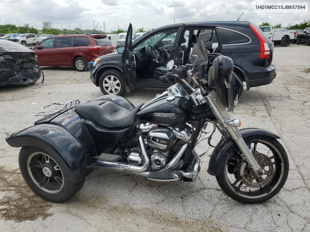 2018 Harley-Davidson Flrt Free Wheeler VIN: 1HD1MCC15JB857594 Lot: 65069135