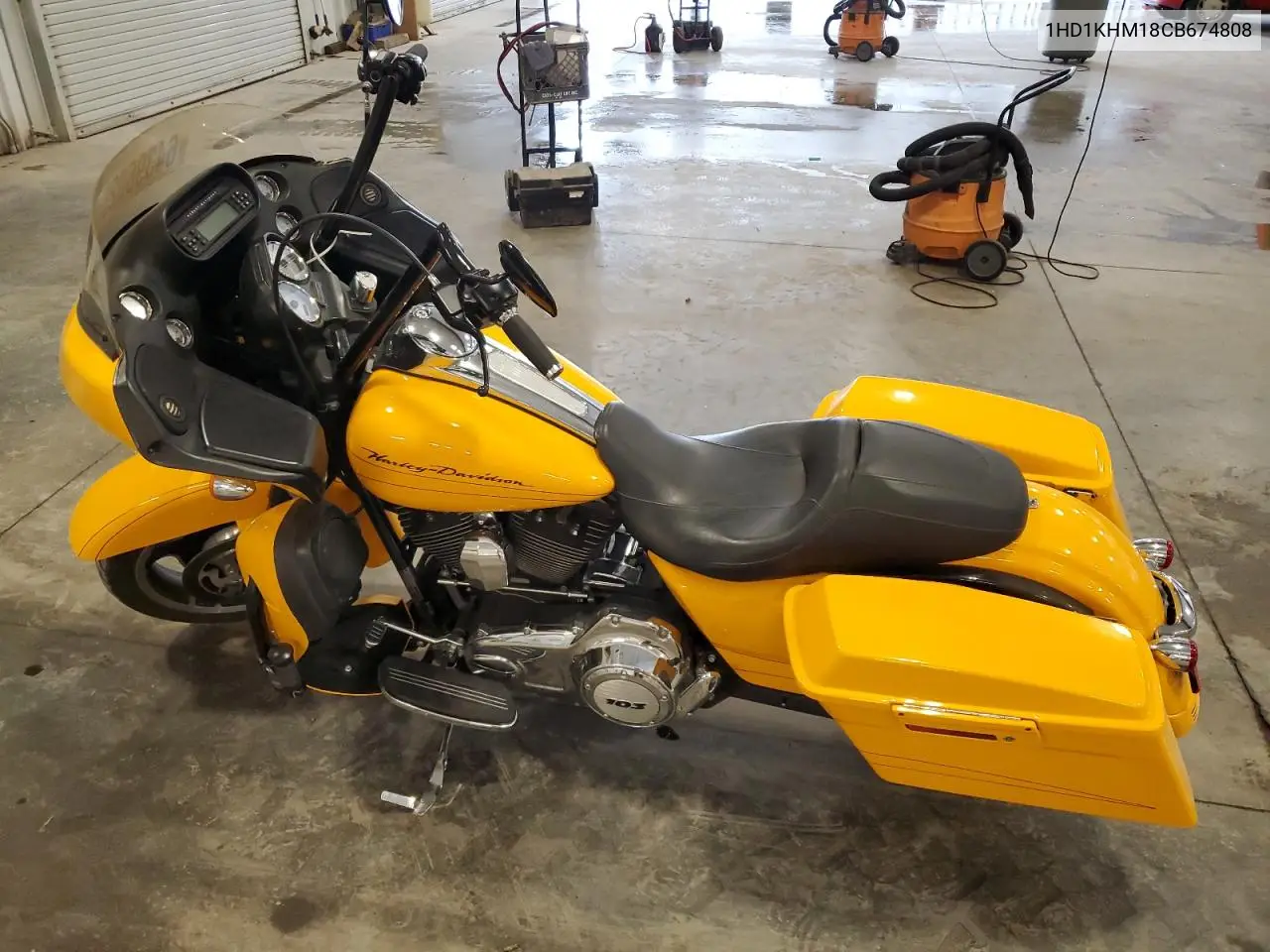 2012 Harley-Davidson Fltrx Road Glide Custom VIN: 1HD1KHM18CB674808 Lot: 64396025