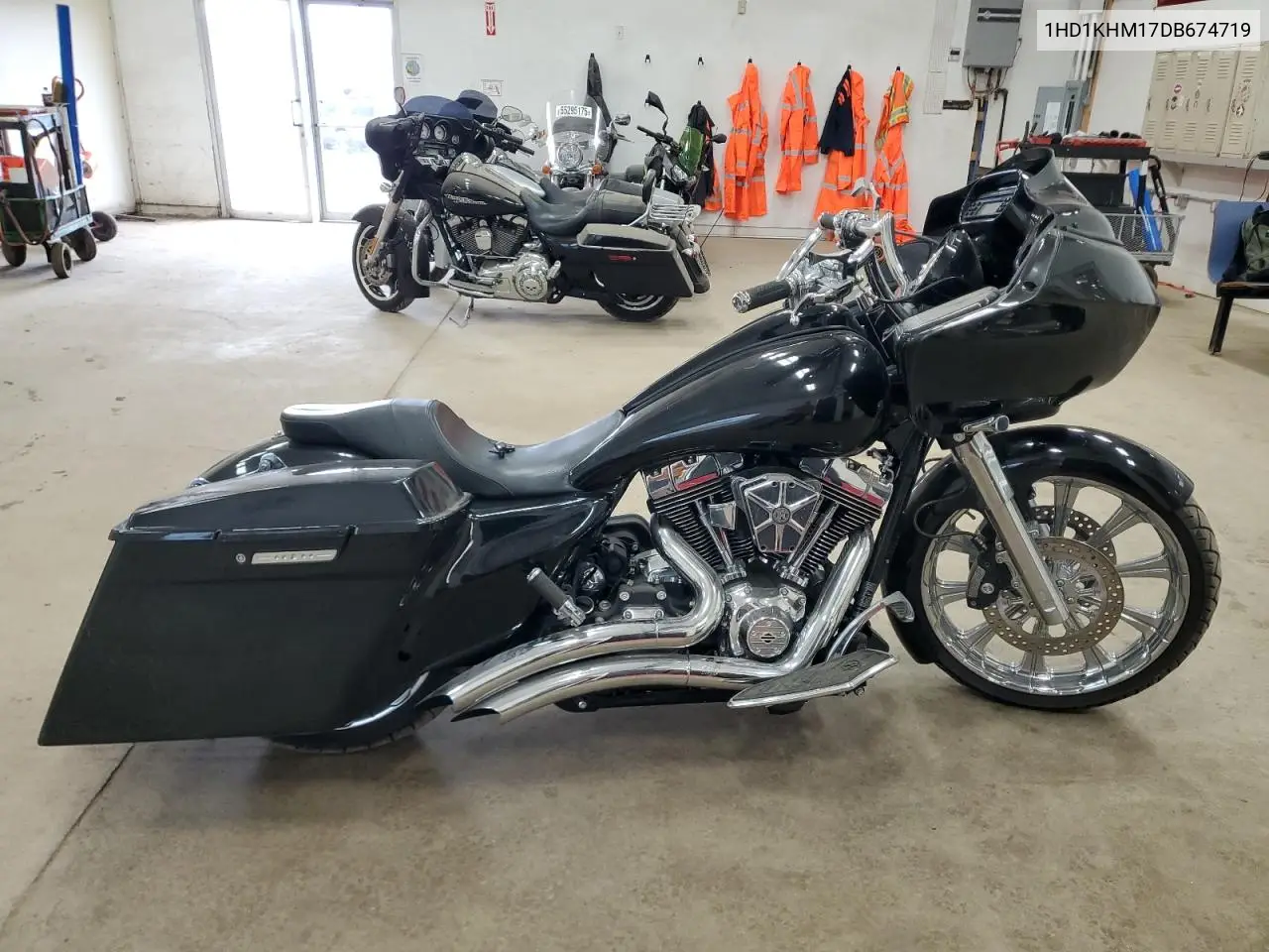 2013 Harley-Davidson Fltrx Road Glide Custom VIN: 1HD1KHM17DB674719 Lot: 56115885