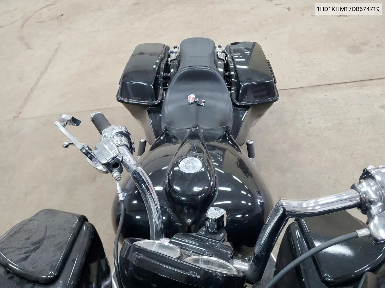 2013 Harley-Davidson Fltrx Road Glide Custom VIN: 1HD1KHM17DB674719 Lot: 56115885