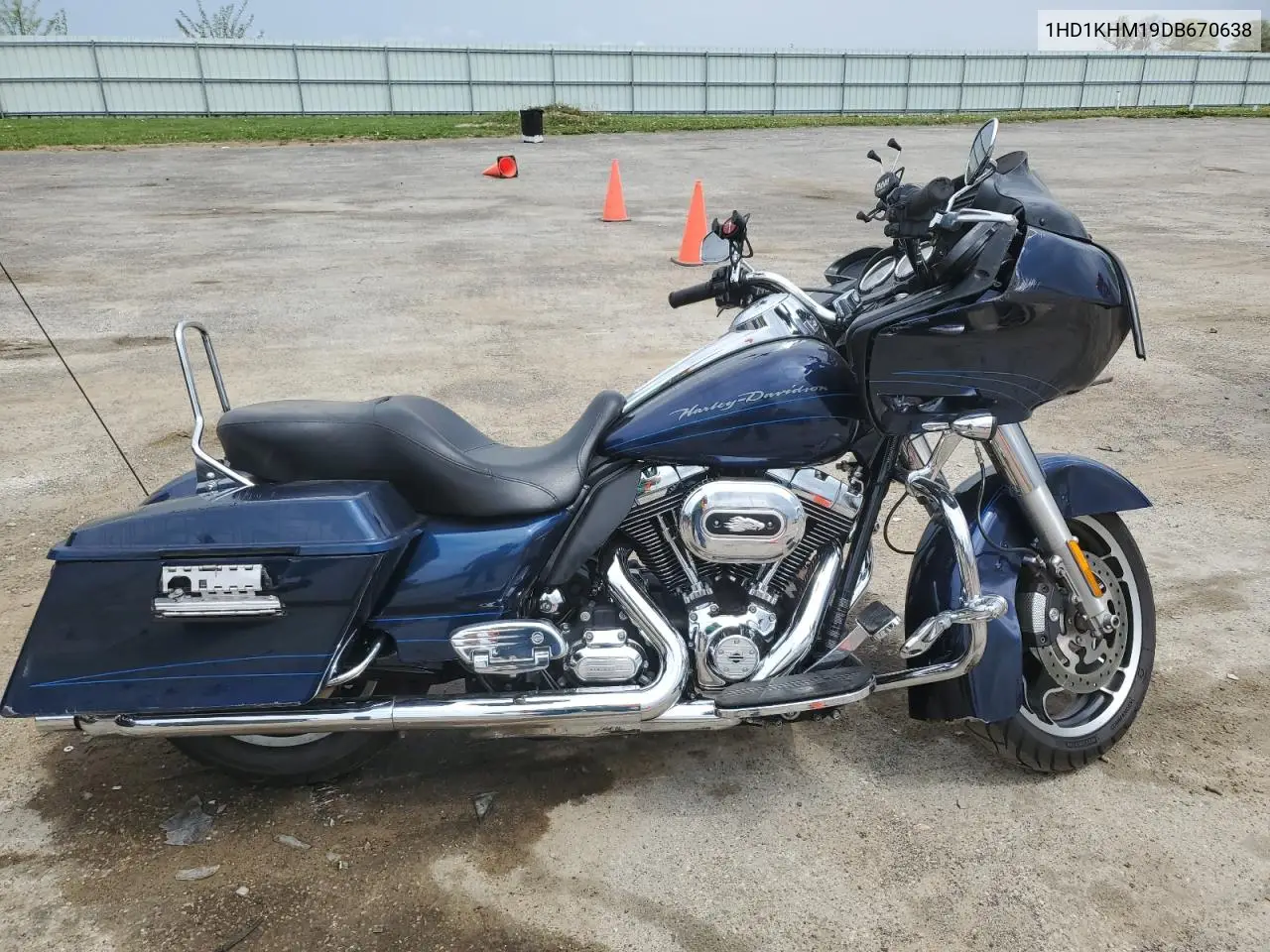 2013 Harley-Davidson Fltrx Road Glide Custom VIN: 1HD1KHM19DB670638 Lot: 56899635