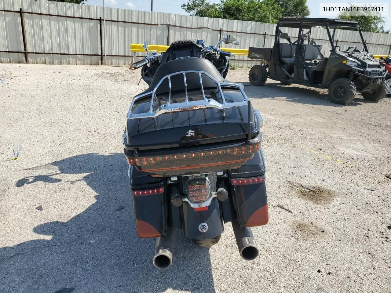 2015 Harley-Davidson Fltruse Cvo Road Glide VIN: 1HD1TAN16FB957411 Lot: 56147505