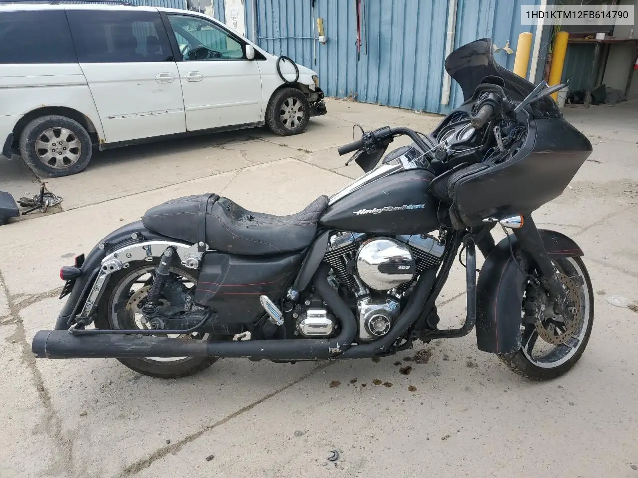 2015 Harley-Davidson Fltrxs Road Glide Special VIN: 1HD1KTM12FB614790 Lot: 63221815