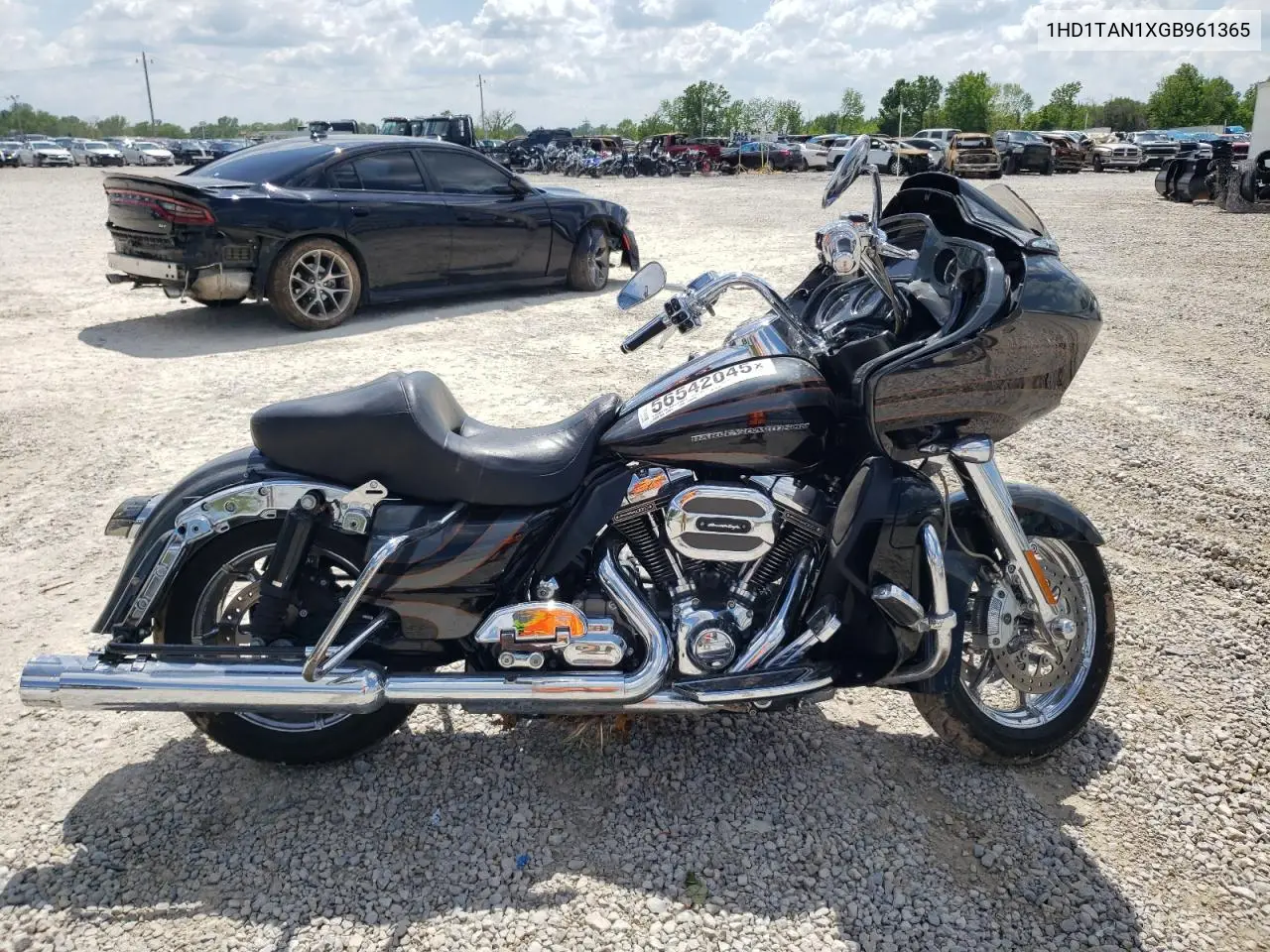 2016 Harley-Davidson Fltruse Cvo Road Glide VIN: 1HD1TAN1XGB961365 Lot: 56542045