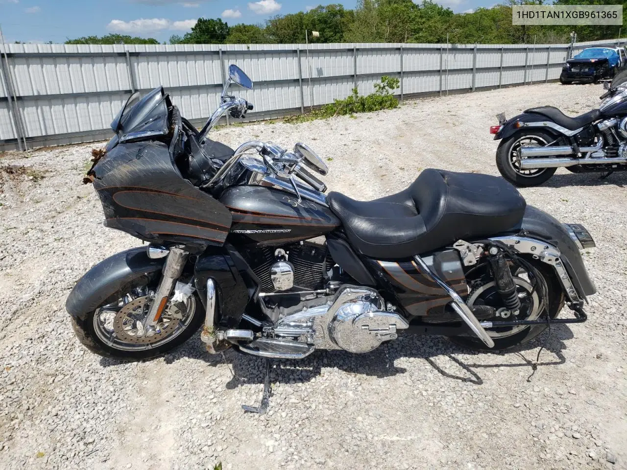 2016 Harley-Davidson Fltruse Cvo Road Glide VIN: 1HD1TAN1XGB961365 Lot: 56542045