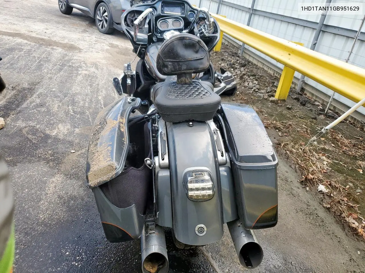 2016 Harley-Davidson Fltruse Cvo Road Glide VIN: 1HD1TAN11GB951629 Lot: 58768115