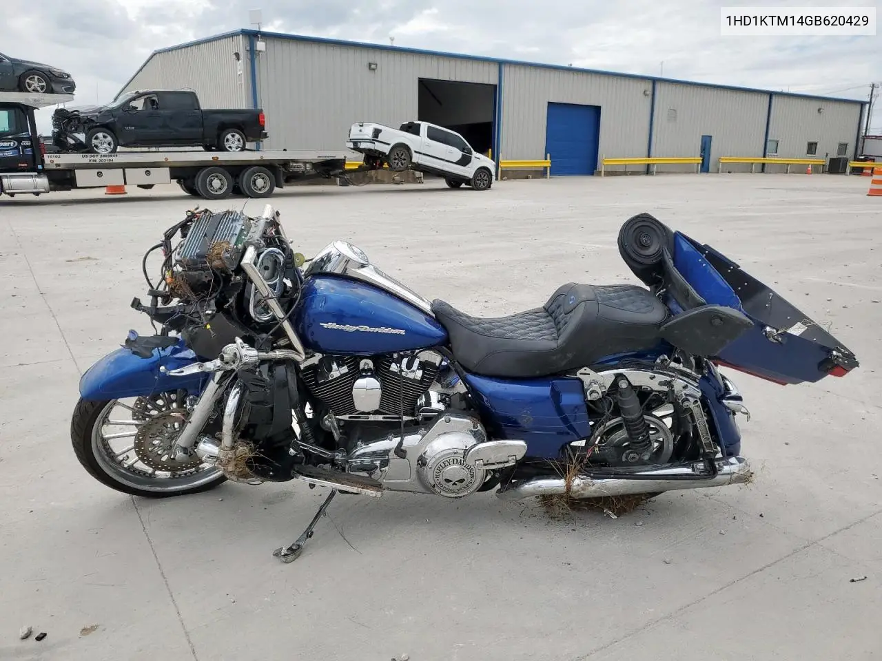 2016 Harley-Davidson Fltrxs Road Glide Special VIN: 1HD1KTM14GB620429 Lot: 63567735