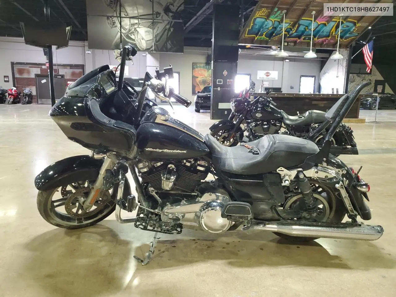2017 Harley-Davidson Fltrxs Road Glide Special VIN: 1HD1KTC18HB627497 Lot: 54365415
