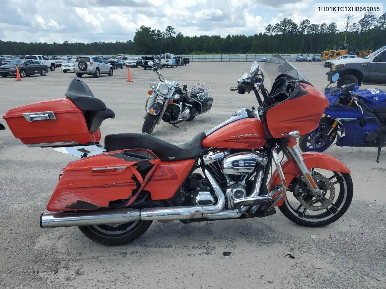 2017 Harley-Davidson Fltrxs Road Glide Special VIN: 1HD1KTC1XHB669055 Lot: 60228155