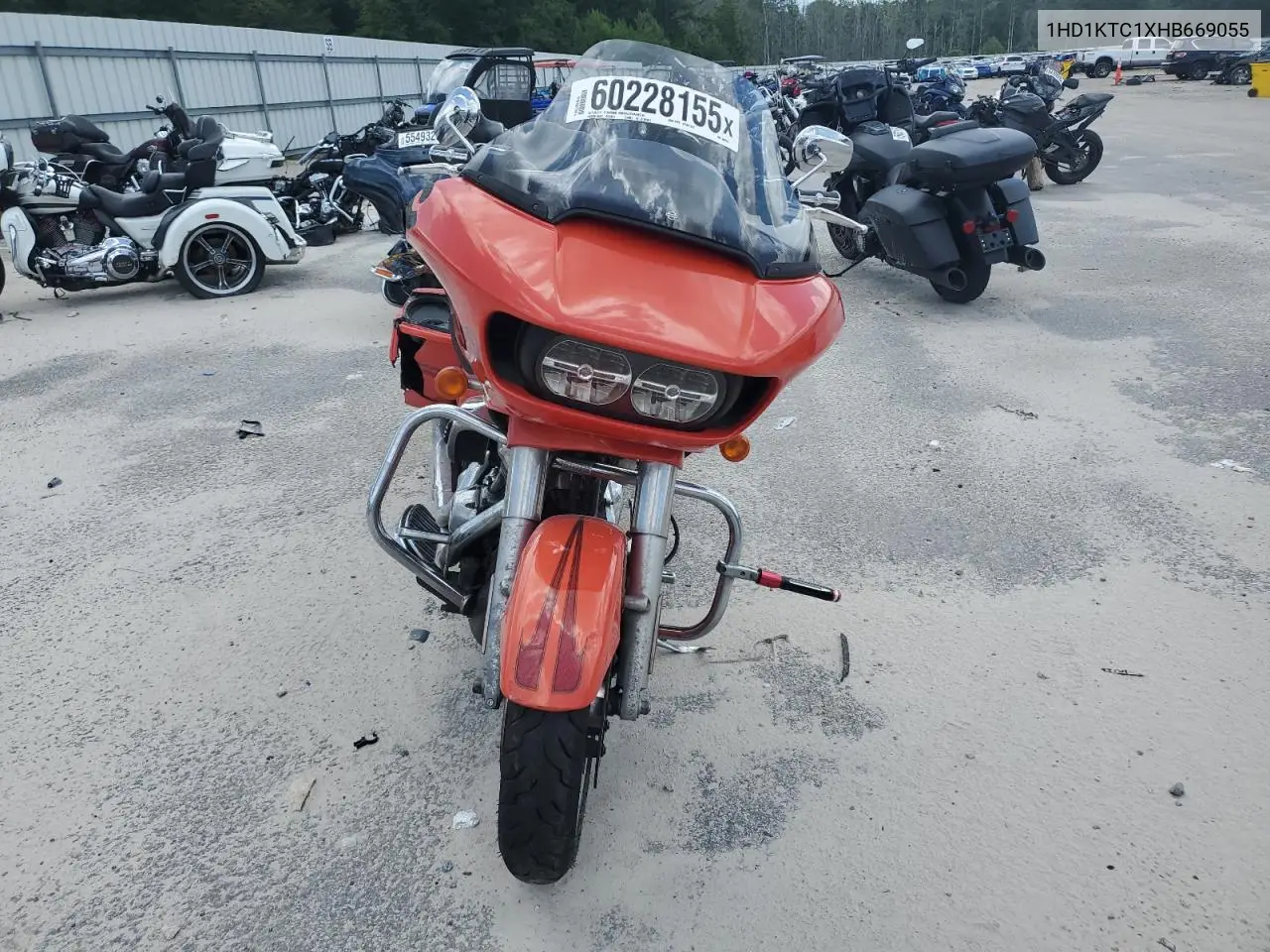 2017 Harley-Davidson Fltrxs Road Glide Special VIN: 1HD1KTC1XHB669055 Lot: 60228155