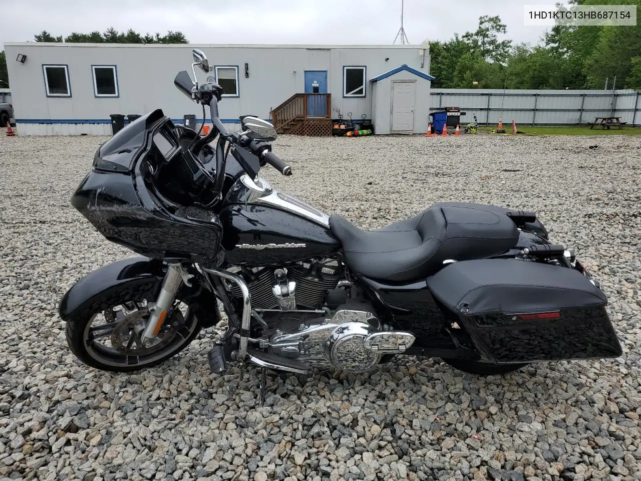 2017 Harley-Davidson Fltrxs Road Glide Special VIN: 1HD1KTC13HB687154 Lot: 60545685