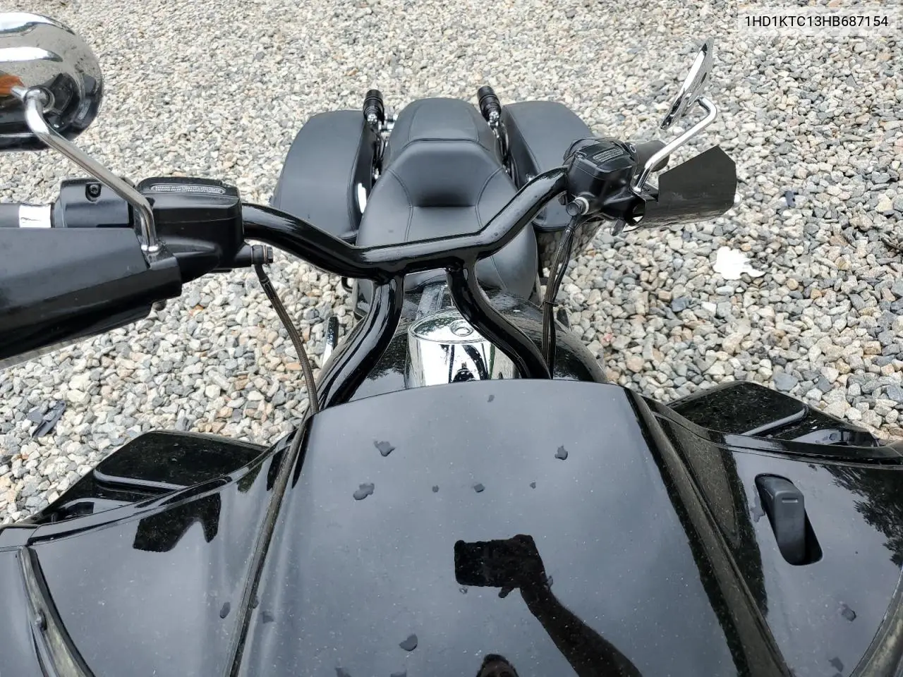2017 Harley-Davidson Fltrxs Road Glide Special VIN: 1HD1KTC13HB687154 Lot: 60545685