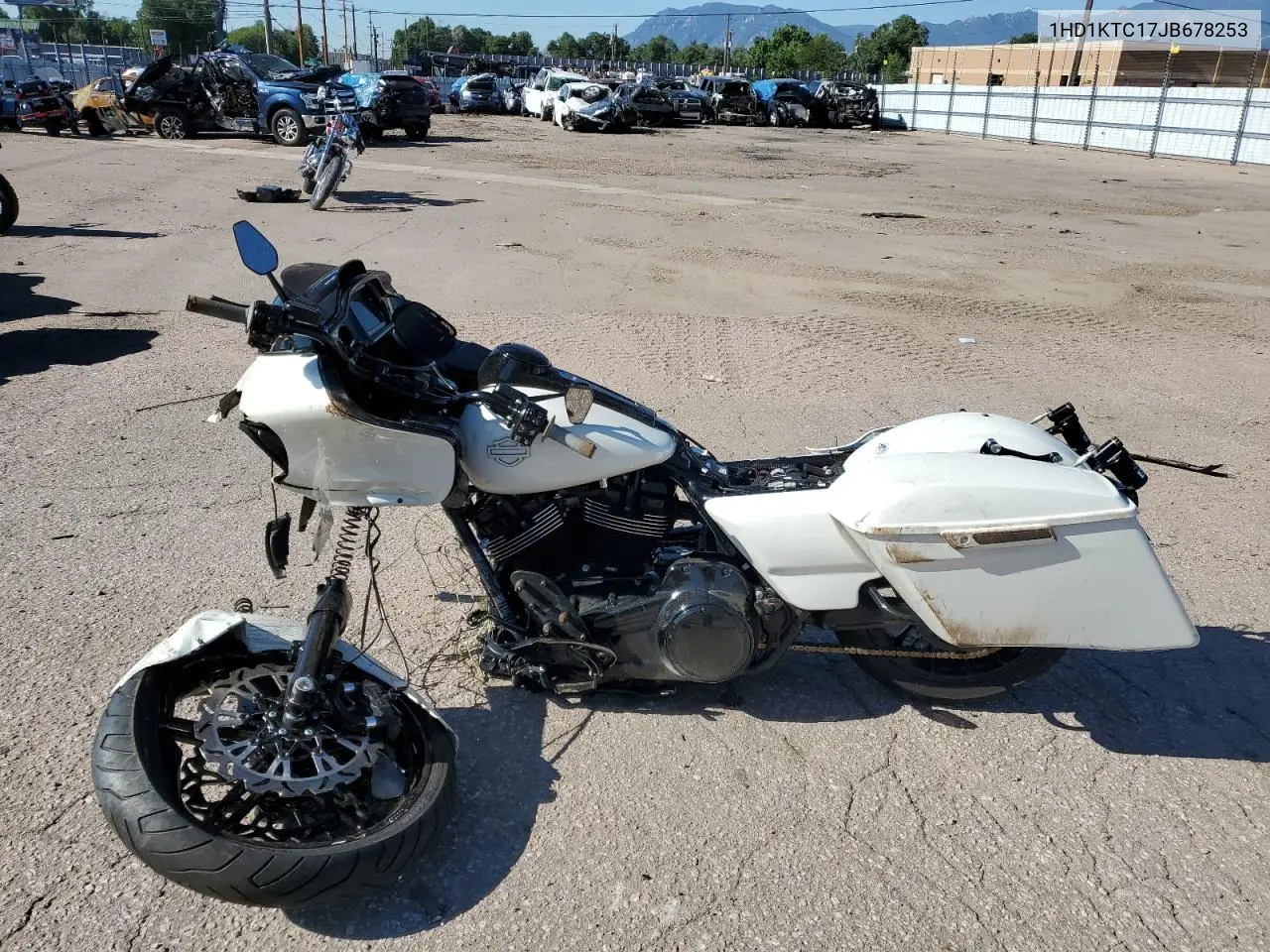 2018 Harley-Davidson Fltrxs Road Glide Special VIN: 1HD1KTC17JB678253 Lot: 63142225