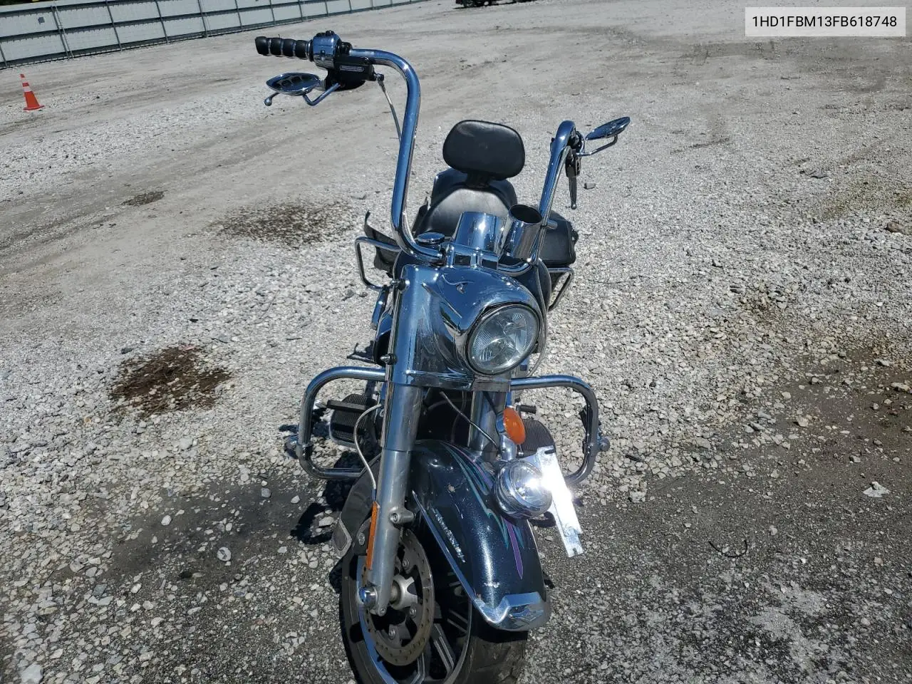 2015 Harley-Davidson Flhr Road King VIN: 1HD1FBM13FB618748 Lot: 56554575