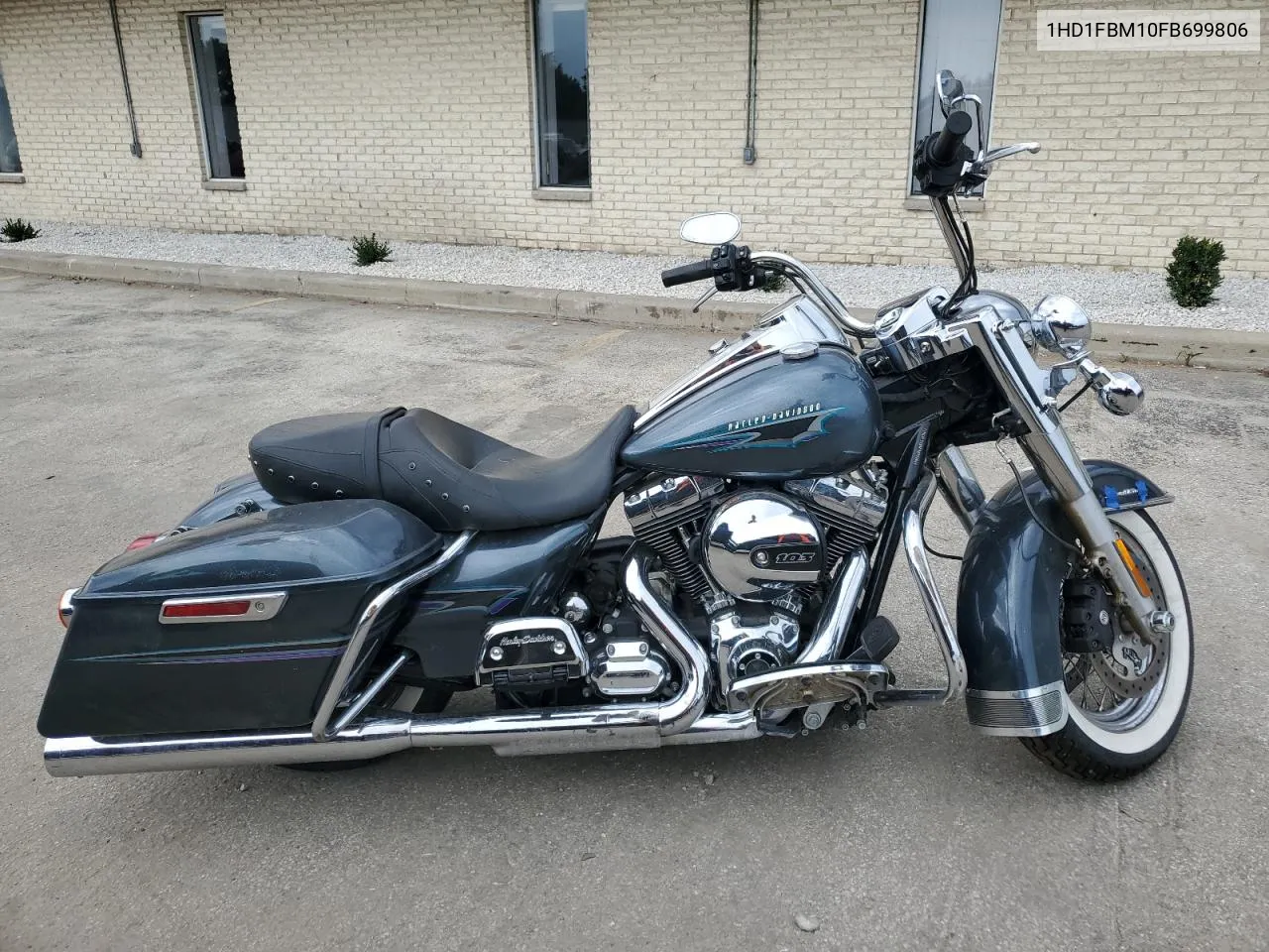 2015 Harley-Davidson Flhr Road King VIN: 1HD1FBM10FB699806 Lot: 70175544