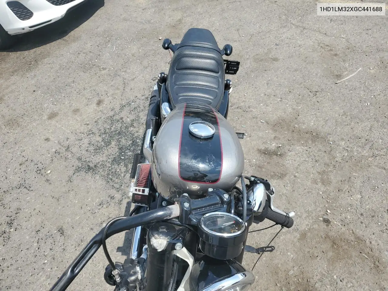 2016 Harley-Davidson Xl1200 Cx VIN: 1HD1LM32XGC441688 Lot: 63029735