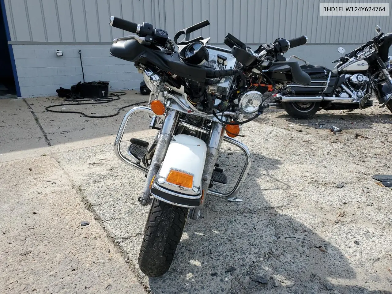 2004 Harley-Davidson Flhtcui Shrine VIN: 1HD1FLW124Y624764 Lot: 58928375