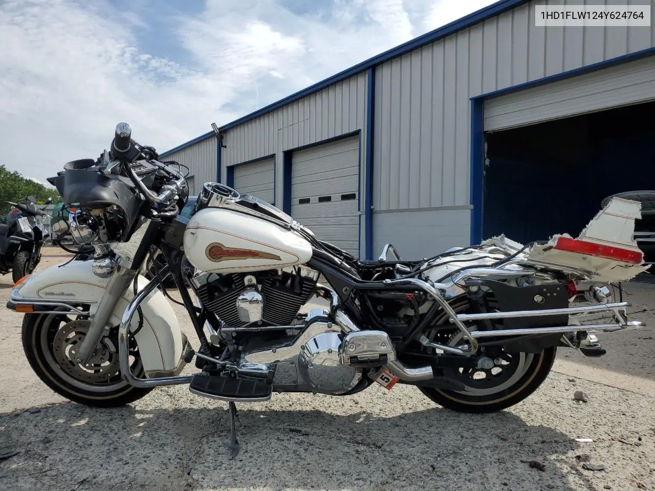 2004 Harley-Davidson Flhtcui Shrine VIN: 1HD1FLW124Y624764 Lot: 58928375