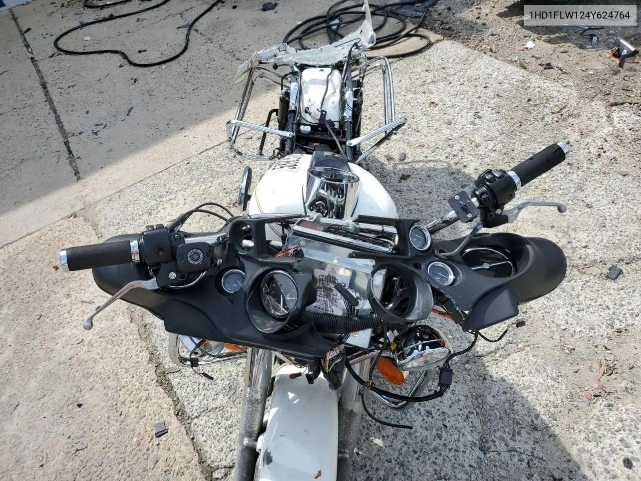 2004 Harley-Davidson Flhtcui Shrine VIN: 1HD1FLW124Y624764 Lot: 58928375