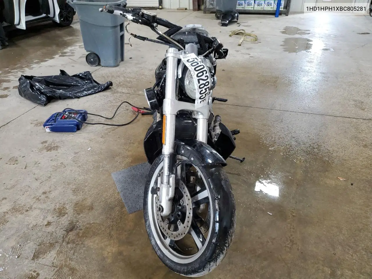 2011 Harley-Davidson Vrscf VIN: 1HD1HPH1XBC805281 Lot: 56062855