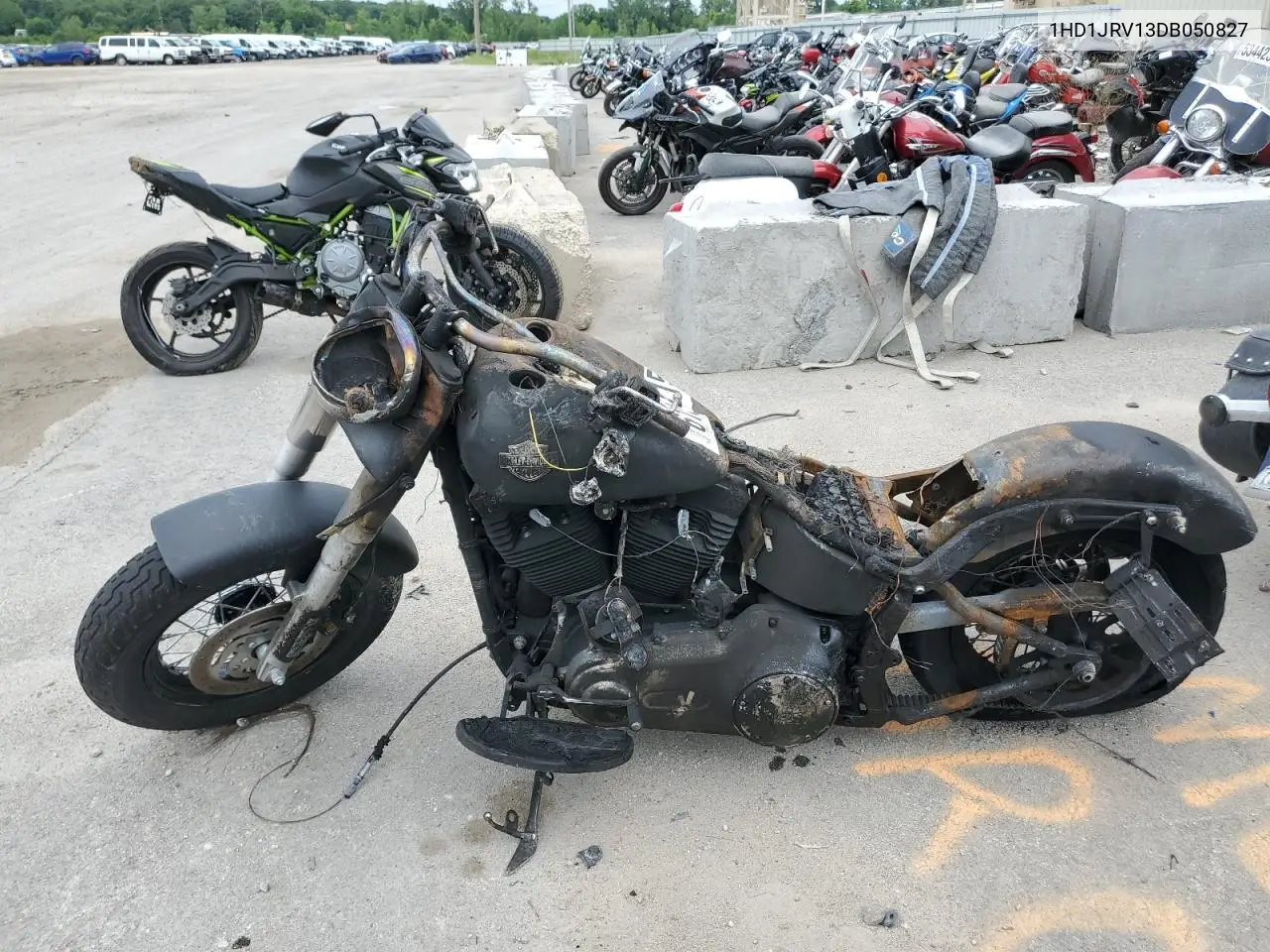 2013 Harley-Davidson Fls Softail Slim VIN: 1HD1JRV13DB050827 Lot: 61546215