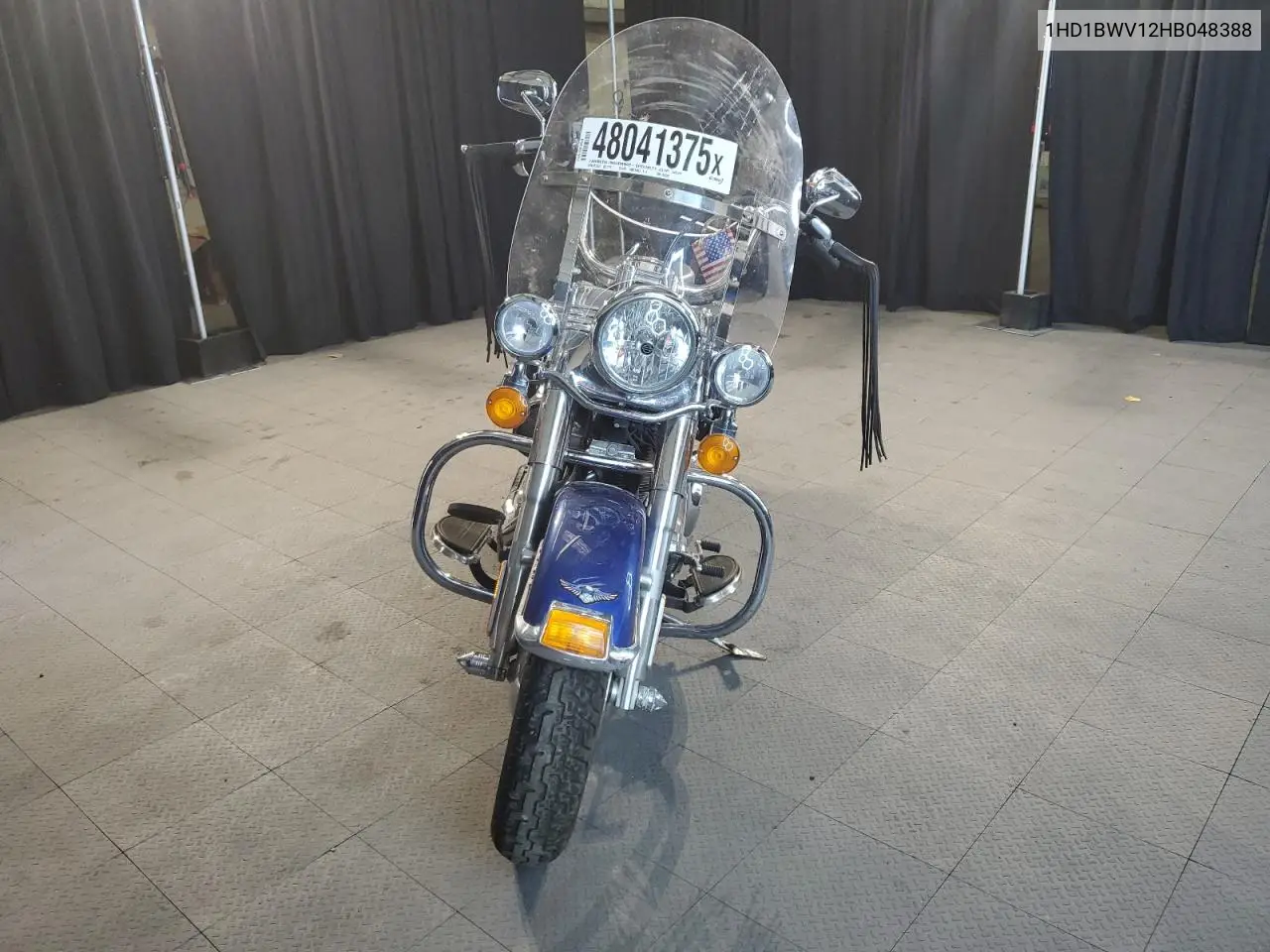 2017 Harley-Davidson Flstc Heritage Softail Classic VIN: 1HD1BWV12HB048388 Lot: 48041375
