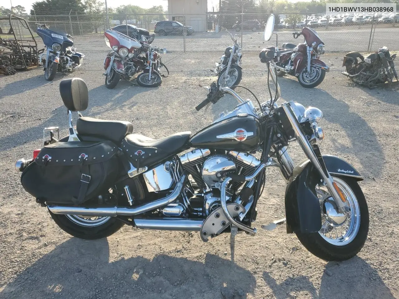 2017 Harley-Davidson Flstc Heritage Softail Classic VIN: 1HD1BWV13HB038968 Lot: 51935775