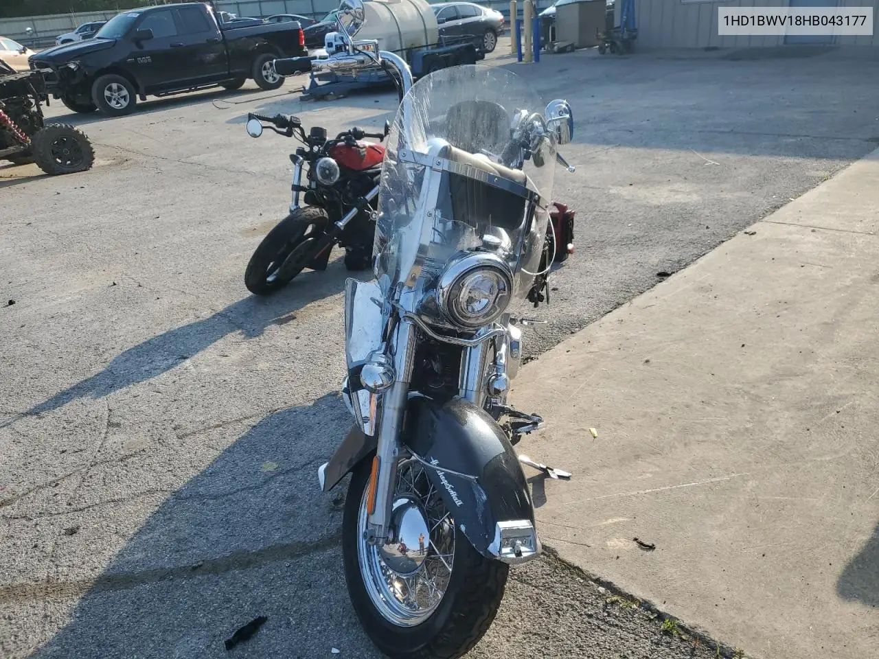 2017 Harley-Davidson Flstc Heritage Softail Classic VIN: 1HD1BWV18HB043177 Lot: 60784175