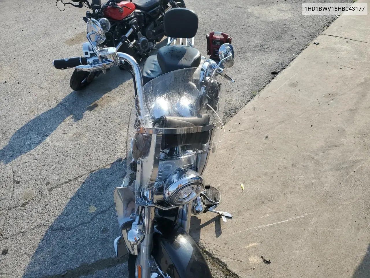 2017 Harley-Davidson Flstc Heritage Softail Classic VIN: 1HD1BWV18HB043177 Lot: 60784175